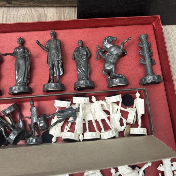 Classic Games Chess Set Collector Series Ancient Rome 264 BC 14 AD 1st Edition - Picture 5 of 8